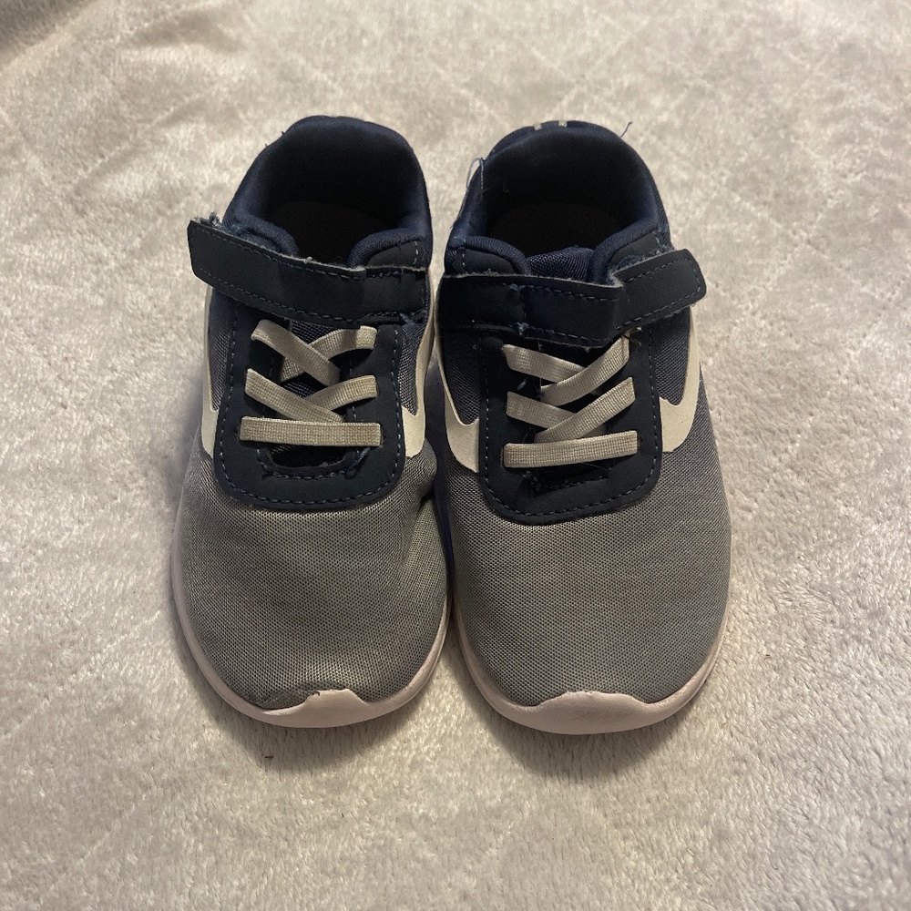 Boys shoes